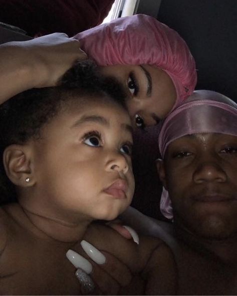 Cute Family Pictures, Mommy And Baby Pictures, Pregnancy Goals, Mode Hipster, Cute Mixed Babies, Flipagram Instagram, Cute Black Babies, Black Relationship Goals, Mommy Goals