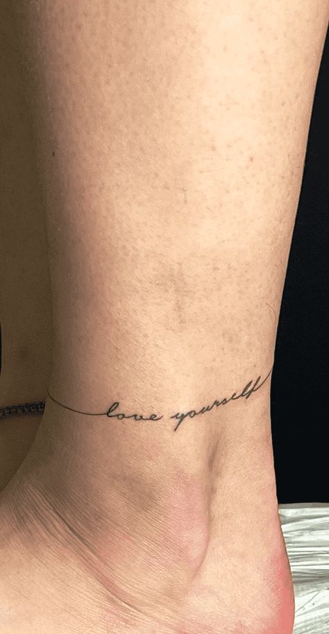 Name On Ankle Tattoo, Ankle Tattoos For Women Words, Band Tattoos Women, Ankle Tattoo Words, Ankle Bone Tattoo, Ancle Tatoos Woman, Bone Tattoo Design, Leg Tattoos Black Women, Ankle Bracelets Tattoos For Women