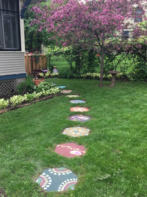 Stepping Stone Art, Stepping Stone Flowers, Cottage Garden Stepping Stones, Rainbow Stepping Stones, Mushroom Stepping Stone, Stepping Stone Hopscotch, Stepping Stones Water, Round Stepping Stones, Painted Stepping Stones