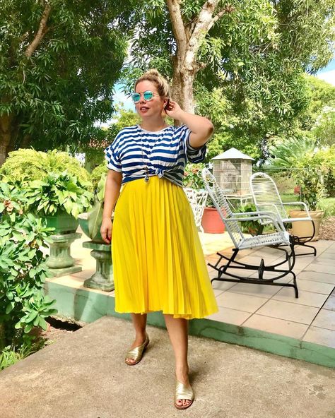 All Posts • Instagram Plus-koon Muoti, Modest Plus Size Fashion, Plus Size Street Style, Short Plus Size Fashion, Plus Size Summer Fashion, Moda Plus, Plus Size Summer, Plus Size Fashion For Women, Plus Size Skirts