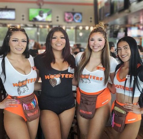 Hooters Halloween Costume, Hooters Outfit, Hooters Costume, Hooters Waitress, Hooters Wings, Aesthetic Clothes, Beer, Germany, Science