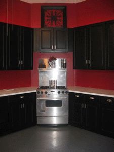 Red And Black Kitchen Decorating Ideas – redboth.com Red And Black Kitchen, Red Kitchen Walls, Red Kitchen Cabinets, Trendy Kitchen Colors, Red Cabinets, Red Kitchen Decor, Kitchen Black, Black Kitchen Cabinets, Red Kitchen