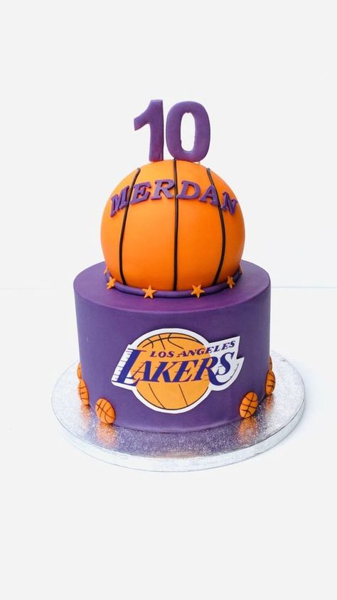 Lakers Cake Birthday Basketball, Cake Ideas Basketball, Basketball Cakes For Boys, Basketball Birthday Cake Ideas, Basketball Cake Design Birthday, Lakers Cake Design, Nba Cakes Birthday, Basketball Theme Birthday Cake, Lakers Themed Cake