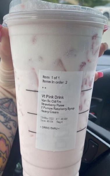 Yum Drinks, Coconut Milk Drink, Dutch Bros Drinks, Starbucks Secret Menu Recipes, Starbucks Orders, Starbucks Drinks Diy, Menu Recipes, Starbucks Secret Menu Drinks, Starbucks Secret