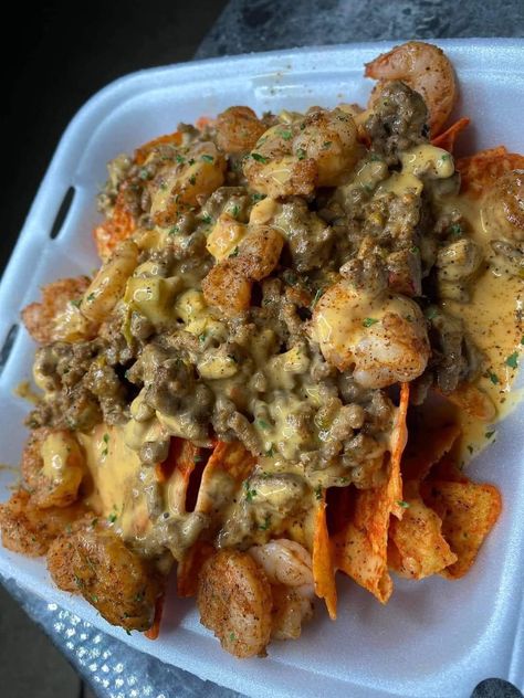 Doritos shrimp nachos Shrimp Nachos, Soul Food Dinner, Cajun Shrimp, Food Babe, Delicacy Food, Food Therapy, Yummy Comfort Food, Food Recepie, Food Videos Cooking