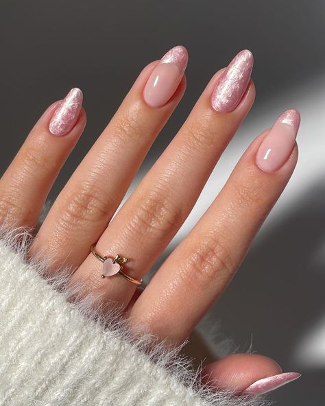 Pearly Pink Pink Chrome Nails, Cute Pink Nails, April Nails, Pearl Nails, Valentine's Day Nails, Chrome Nails, Nails Ideas, Nude Nails, Nail Designer