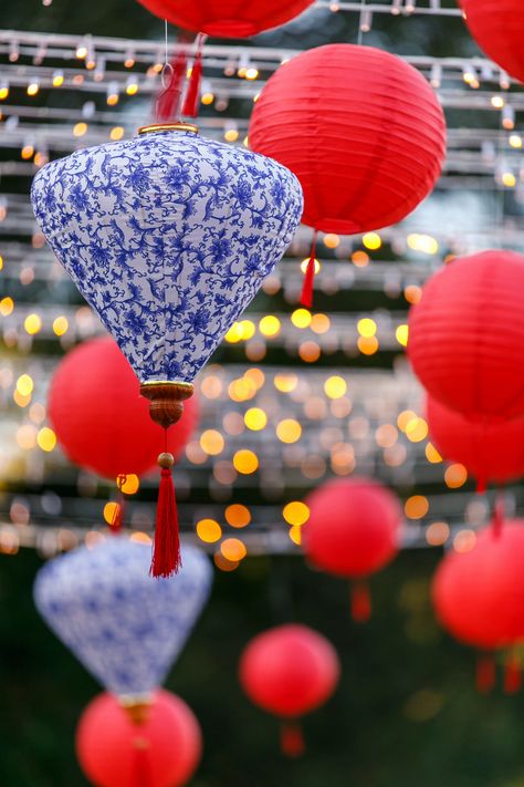 Event East Meet West St Tropez Birthday Party in Saint-Tropez, France, Casual Rustic Southeast Asian Garden by Fête Event Planning Traditional Chinese Decor, Simple Plates, Backyard Garden Party, Chic Backyard, Chinese Chopsticks, Potted Herbs, Bamboo Chairs, Place Holders, Chinese Vases