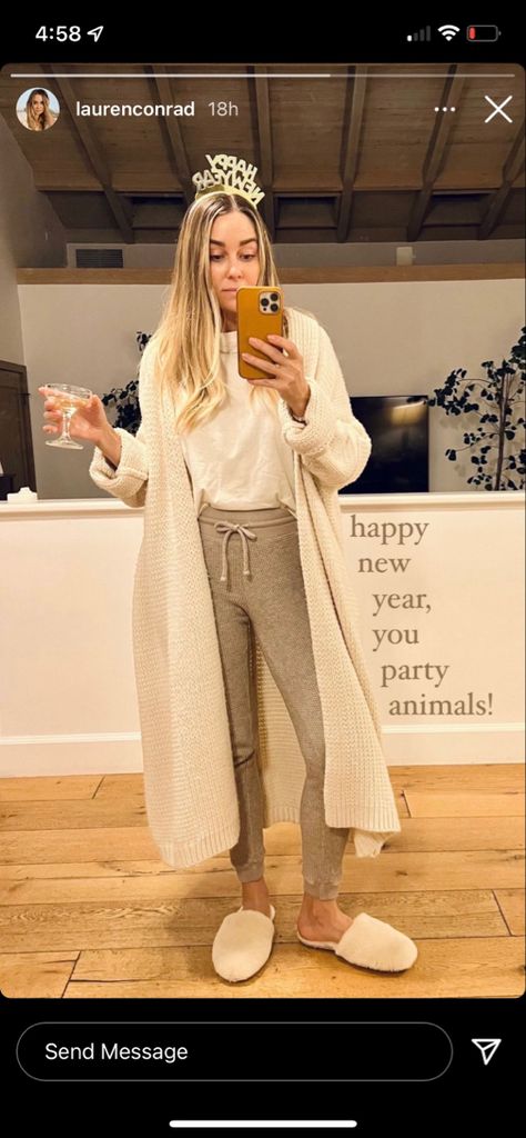 Lauren Conrad Outfits, Lauren Conrad The Hills, Conrad Style, Lauren Conrad Style, Brown Blonde Hair, Cozy Fits, The Hills, Celebrity Look, Womens Loungewear