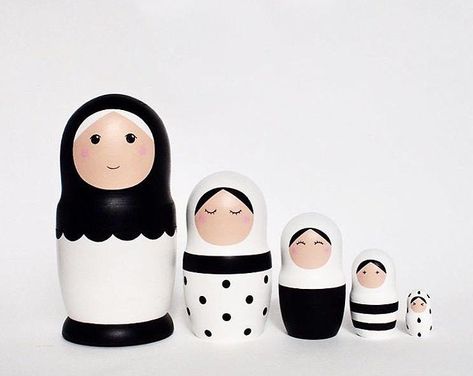 Nesting Dolls Diy, Minimalism Scandinavian, Stacking Dolls, Babushka Dolls, Wood Peg Dolls, Nordic Gnomes, Peg People, Matryoshka Doll, Russian Nesting Dolls