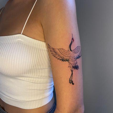 Back Crane Tattoo, Japanese Crain Birds Tattoo, Japanese Crane Tattoo, Ink Tattoo Design, Henna Ink, Red Tattoo Ideas, Vietnam Tattoo, Cupid Tattoo, Red Ink Tattoo