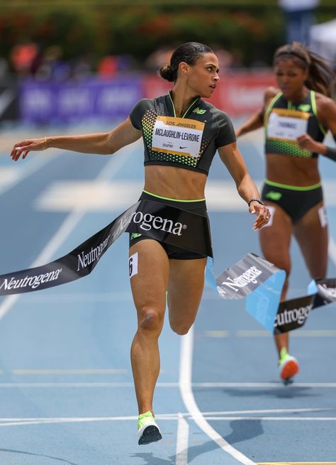 Sydney McLaughlin • 2024 USATF Los Angeles Grand Prix Women Olympic Athletes, Sydney Mclaughlin-levrone, Female Track Athletes, Track And Field Outfits, Women Athletic Outfits, Boxing Photoshoot, Track Athletes, Sydney Mclaughlin, Track Photos