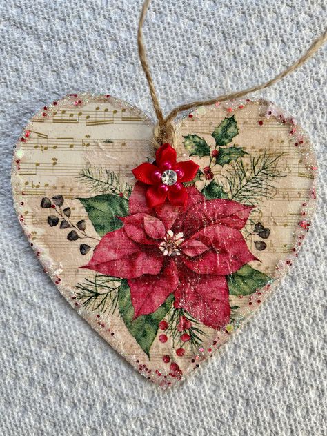 Diy Shabby Chic Christmas Decorations, Shabby Chic Christmas Diy, Decoupage Christmas Ornaments, Shabby Chic Christmas Cards, Shabby Chic Christmas Decorations, Shabby Chic Christmas Ornaments, Vintage Cards Handmade, Shabby Chic Hearts, Christmas Sales