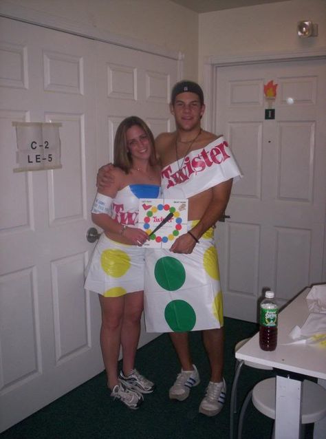 twister couples costume... would work for an anything but clothes party. House Party Outfit Night, Fancy Dress For Teens, Anything But Clothes Party Ideas, Anything But Clothes Party, Theme Nouvel An, Abc Costumes, Anything But Clothes, Abc Party Costumes, House Party Outfit