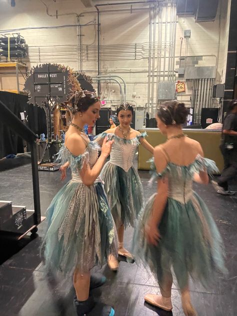 Ballet Show, Ballet Attire, Ball Costume, Ballet Beauty, Slay Girl, Dance Dreams, Ballet Inspiration, Ballet Core, Ballet School