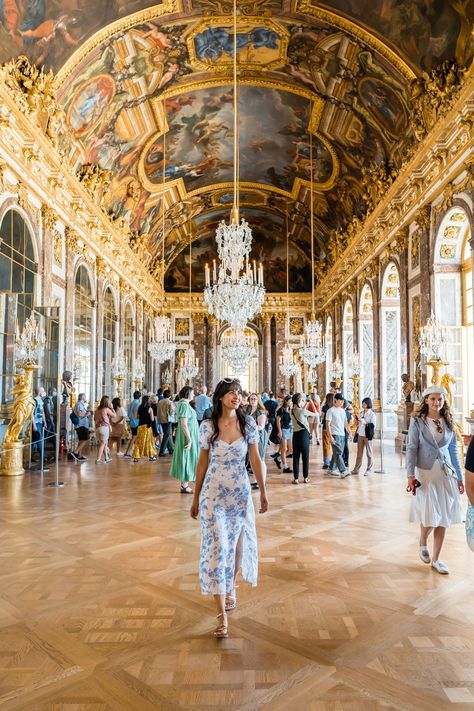 Versaille Palace Outfit, What To Wear To Versailles, Palace Of Versailles Photo Ideas, Versailles Photo Ideas, Versailles Outfit Ideas, Palace Of Versailles Outfit, Louvre Outfit, Versailles Outfit, Visiting Versailles