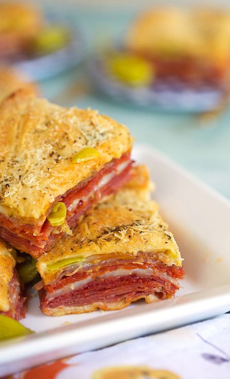 Italian Antipasto Squares, Puff Pastry Italian Sandwich, Appetizers For Valentines Day Party, Neighborhood Olympics, Italian Squares, Antipasto Squares, Easy Antipasto, Antipasto Appetizer, Crescent Bake