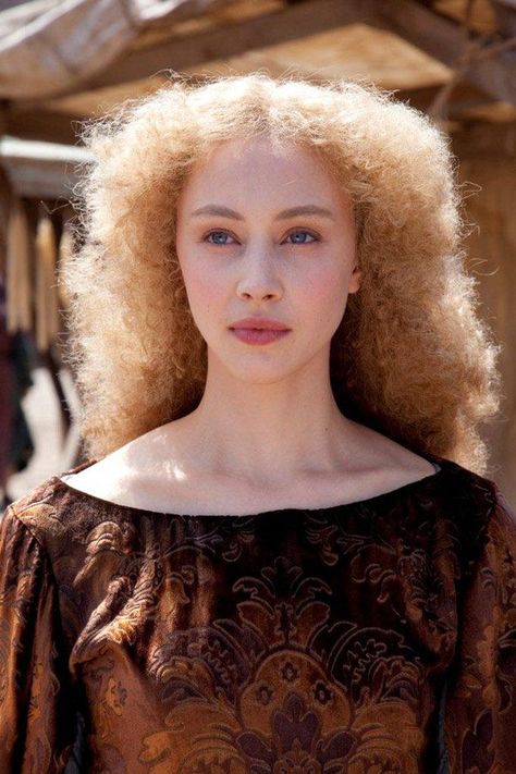 Lady Philippa from world without end World Without End, Game Of Thrones Westeros, Stage Beauty, Aphrodite Aesthetic, Sarah Gadon, Medieval Aesthetic, Meagan Good, Robin Wright, Costume Drama