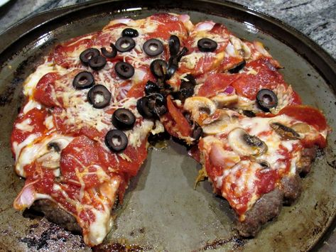 Meatza Recipe, Pizza Pie Recipe, Crustless Pizza, Low Carb Casseroles, Pizza Burgers, Dinner With Ground Beef, Gourmet Burgers, Pizza Recipes Homemade, Low Carb Pizza