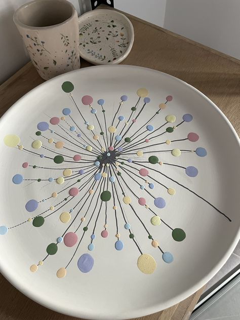 Modern Pottery Painting, Diy Ceramic Bowl Painting, Family Pottery Painting Ideas, Small Plate Pottery Painting, Painting Pottery Plates Ideas, Diy Pottery Painting Designs, Paint Bowl Ideas, Painted Bowl Ideas, Cereal Bowl Pottery Painting