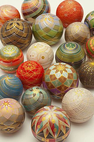 - Using Gold Leaf, Temari Patterns, Temari Balls, Japan Crafts, Japan Culture, Japanese Crafts, Sumi E, Traditional Crafts, Japanese Design