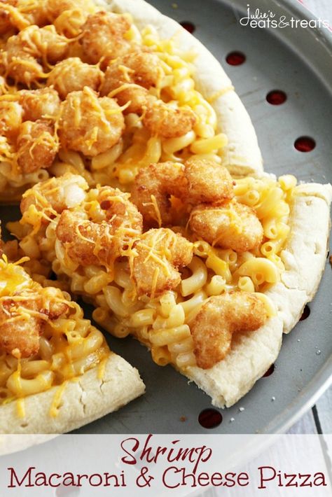 Shrimp Macaroni and Cheese Pizza + Giveaway Cheesiest Pizza, Macaroni And Cheese Pizza, Shrimp Macaroni, Specialty Pizza, Cheese Pizza Recipe, Pizza Easy, Cheesy Macaroni, Roast Beef Sandwich, Big Pizza