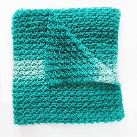 making Crochet Lap Blanket, Crochet Blanket Video, Chevron Crochet Blanket Pattern, Crochet Blanket Chevron, Chevron Crochet, Crochet Blanket Pattern Easy, Ombre Yarn, Easy Crochet Blanket, Crochet Blanket Pattern