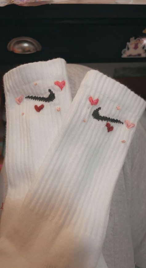 Roses Lavender, Embroider Ideas, Clothes Embroidery Diy, Embroidered Socks, Flower Socks, Embroidered Nike, Cute Couple Gifts, Diy Sweatshirt, Nike Socks