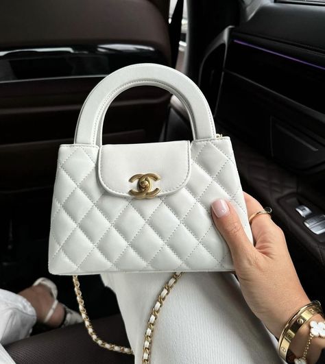 White Chanel Bag, Chanel Kelly, Life Manifestation, Chanel Mini Flap Bag, Chanel Lover, Chanel Clutch, Aesthetic Backpack, Dior And I, Luxury Bags Collection