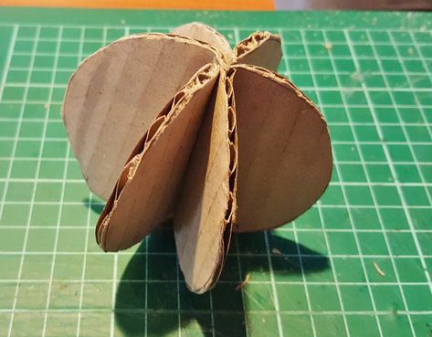 Diy Cardboard Toys For Rabbits Diy Cardboard Bunny Toys, Rat Cardboard Diy, Cardboard Rabbit Toys, How To Make Rabbit Toys, Diy Small Animal Toys, Diy Rabbit Toys Cardboard, Rabbit Hacks Diy, Toys For Rabbits Diy, Diy Hamster Toys Cardboard