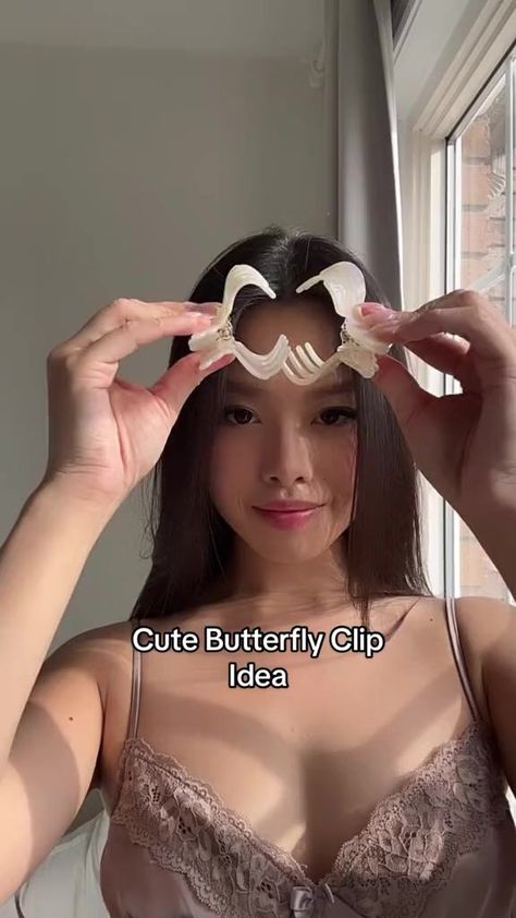 Butterfly Claw Clip Hairstyles, Butterfly Claw Clip, Claw Clip Hairstyles, Claw Clip Hairstyle, Clip Hairstyle, Clip Hairstyles, Butterfly Clips, Cute Butterfly, Big Hair