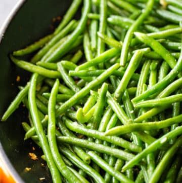 How to Cook Frozen Green Beans Cook Frozen Green Beans, Freeze Veggies, Green Bean Recipes Skillet, Frozen Green Bean Recipes, Cooking Frozen Green Beans, Cooking Fresh Green Beans, Beans In Crockpot, Southern Greens, How To Cook Greens