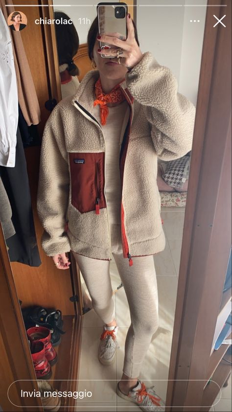 Patagonia Fleece Outfit, Granola Style, Sporty Wear, Patagonia Outfit, Outdoorsy Style, Fleece Outfit, Winter Suits, Hiking Outfit Women, Patagonia Fleece