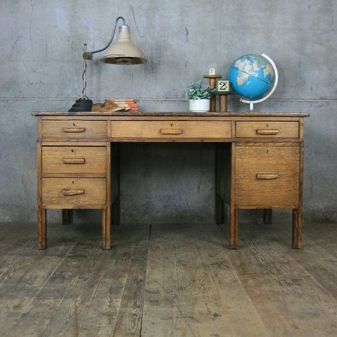 Vintage Teachers Desk, Vintage Wood Desk, Desk Vintage, Vintage Office Furniture, Vintage Oak Desk, Boys Desk, Vintage Wooden Desk, Wood School, Classroom Desk