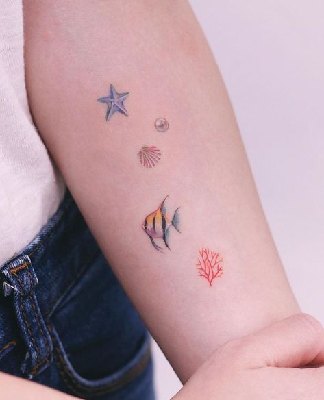 Coral Tattoo, Small Finger Tattoos, Stick N Poke, Tattoo Magazine, Shape Tattoo, Disney Tattoo, Cute Small Tattoos, Most Popular Tattoos, Diy Tattoo