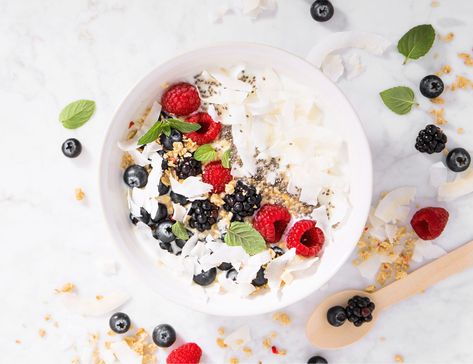 Hormone Balancing Flax Muesli Recipe Doctors Kitchen, Greek Yogurt Breakfast Bowl, Gina Livy, Whole Foods Meal Plan, Yogurt Breakfast Bowl, Salat Bowl, Granola Bowl, Greek Yogurt Breakfast, Breakfast Parfait