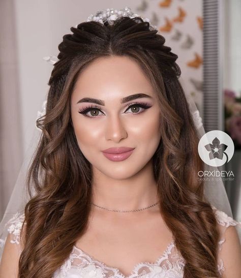 Reception Bride Hairstyle For Gown, Hairstyle For Engagement Gown, Hairstyle For Reception Gown, Hair Styles For Reception Gown, Bridal Hairstyles For Gown, Hairstyles For Gown Dress Long Hair, Wedding Gown Hairstyles Brides, Engagement Hairstyles For Gown, Open Hairstyles For Big Forehead