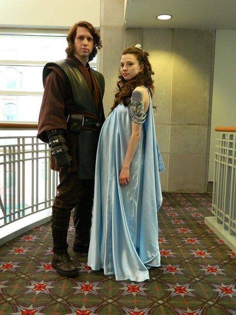 Si llego a estar embarazada para un comic-con, this is my cosplay! XD Padme Costume Diy, Anakin Costume, Padme Costume, Sarah And Jareth, Disfraz Star Wars, Pregnancy Costumes, Pregnant Halloween Costumes, Holloween Costume, Hallowen Costume