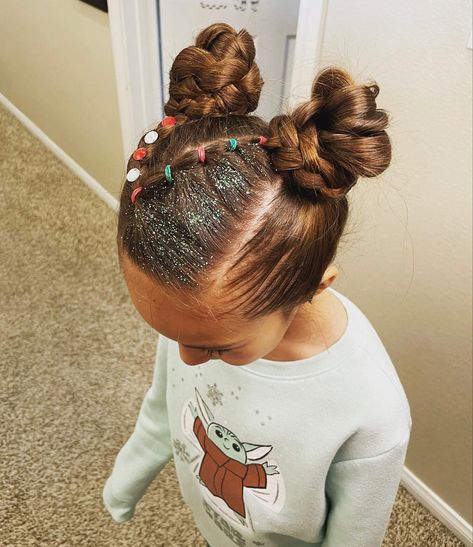 Christmas Space Buns, Buns Styles, Space Buns Tutorial, Side Shaved Hair, Buns Tutorial, Unicorn Braid, Holiday Braids, Braided Space Buns, Space Bun