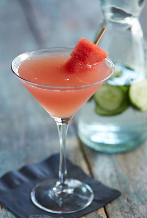 Bonefish Grill Summer Cocktail Recipes - The Digest - use sugar free simple syrup and sour mix Watermelon Martini Recipe, Crafty Cocktails, Watermelon Martini, National Watermelon Day, Watermelon Day, Bonefish Grill, Frozen Watermelon, Martini Recipe, Sour Mix