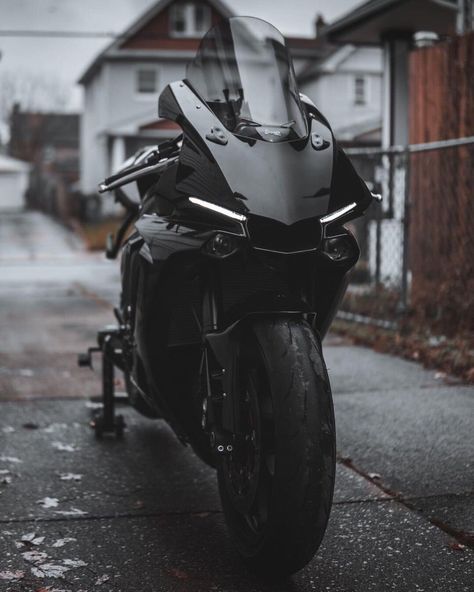 #yamaha #r1m #bike #thanksgiving Yamaha R1 Aesthetic, Moter Cycles, Kawasaki Motorcycles Sport Bikes, Moter Cycle, R1 Yamaha, Biker Photography, Yamaha Bikes, Motorcycle Aesthetic, Pretty Bike