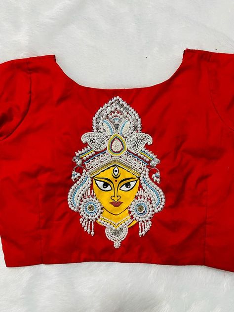 Durga Painting On Blouse, Punjabi Drawing, Hand Painted Blouse, Men Boutique, Painted Blouse, Durga Maa Paintings, Tassels Fashion Clothing, Onam Outfits, Saree Painting Designs