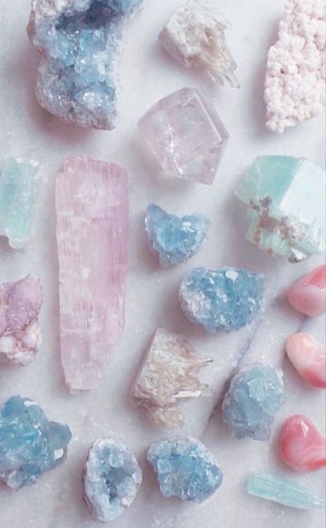 Gem Stone Aesthetic, Stone Aesthetic, Aesthetic Crystals, Crystal Background, Crystal Vibes, Crystal Aesthetic, Pretty Rocks, Crystal Magic, Meditation Stones