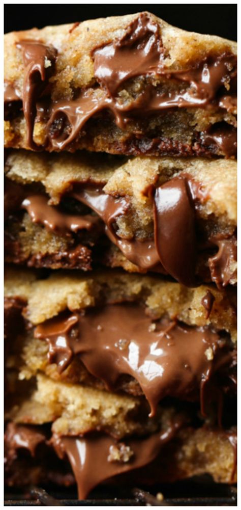 Nutella Filled Chocolate Chip Cookies, Chocolate Filled Chocolate Chip Cookies, Fudge Filled Chocolate Chip Cookies, Nutella Filled Cookies Recipe, Chocolate Chip Cookies With Nutella, Cookie With Nutella, Stuffed Nutella Cookies, Cookies With Nutella Filling, Chocolate Chip Nutella Cookies