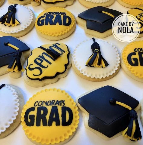 Graduation cookies...#cookiedecorating #fondantcookies #marshmallowfondant #instacookie #cookiestagram #cookiesofinstagram #graduationcookies2020 #graduationcookies #blackandgold #decoratedcookies Black And Gold Graduation Cookies, Graduation Party High, Marshmallow Fondant, Fondant Cookies, Graduation Cookies, Congrats Grad, Black And Gold, Do Not Eat, Grad Parties