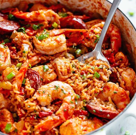 Recette: Jambalaya Authentique - Circulaire en ligne Authentic Creole Jambalaya Recipe, Creole Jambalaya Recipe, Shrimp And Sausage Jambalaya, Creole Jambalaya, Salad Taco, Jambalaya Recipe Easy, Shrimp And Rice Recipes, Sausage Jambalaya, Sausage Rice