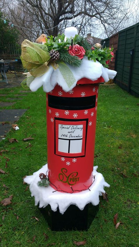 Christmas Postbox Diy, Christmas Mailbox Diy, Post Box Diy, Post Box Craft, Postbox Ideas, Post Box Ideas, Mailbox Diy, Mailbox Swag, Christmas Mailbox