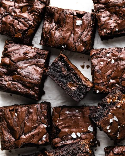 Rich, and chewy with an irresistible shiny top, these Sourdough Brownies are pretty darn close to perfect. Sourdough discard adds a delicious tang that makes this chocolate treat more satisfying. Sourdough Brownies, Sourdough Discard Recipe, Sourdough Starter Discard Recipes, Starter Discard Recipes, Homemade Brownies Easy, Everything Sourdough, Using Sourdough Starter, Recipe Using Sourdough Starter, Sourdough Starter Recipes