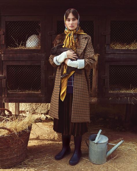 Harper Bazaar, Dreamy Fashion, Countryside Fashion, Farm Fashion, The Simple Life, Country Women, Country Fashion, Gone Girl, Harper’s Bazaar