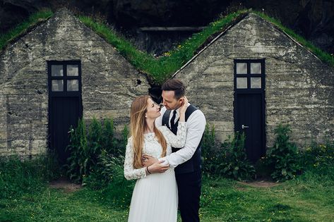 20 Best Wedding Photography Ideas to Try in 2020 - ElegantWedding.ca Wedding Photo List, Photography Timeline, Wedding Photography Checklist, Wedding Photography Ideas, Golden Hour Photography, Classic Portraits, Best Wedding Photography, Wedding Photo Ideas, Photoshoot Themes