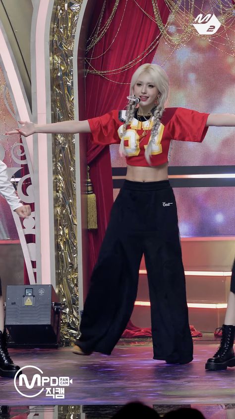 Jeon Somi Stage Outfit, Somi Outfits Casual, Dance Outfits Casual, Jeon Somi Outfit, Jeon Somi Style, Somi Outfit, Stage Outfits Kpop, Street Dance Outfit, Mao Isara